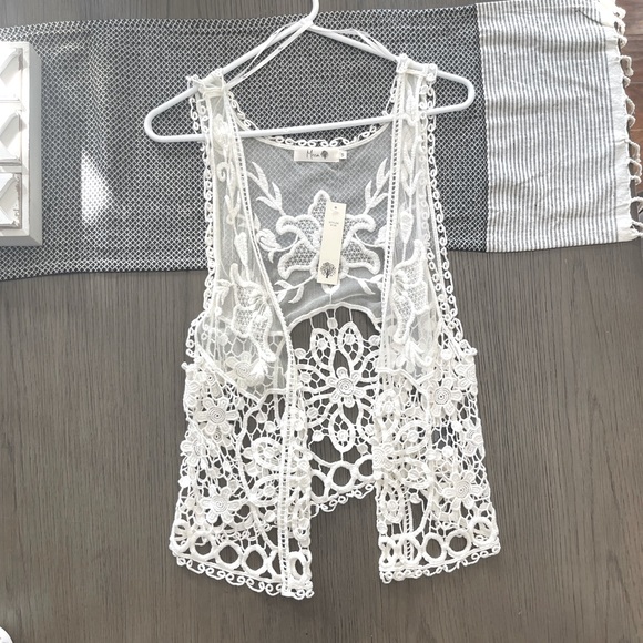 🎉Host Pick🎉 NWT Vest - Picture 4 of 6